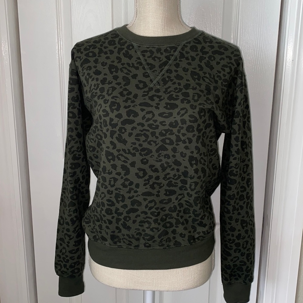 PINK victoria’s secret sweater!